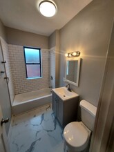 5263 W Congress Parkway in Chicago, IL - Building Photo - Interior Photo