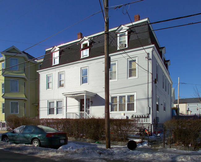 247 Dover St in Fall River, MA - Building Photo - Building Photo