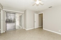 771 SW 70th Way in North Lauderdale, FL - Building Photo - Building Photo