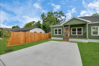 4909 Higgins St in Houston, TX - Building Photo - Building Photo