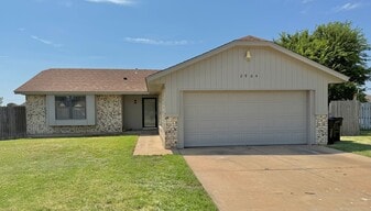 2904 Broadway Terrace in Moore, OK - Building Photo
