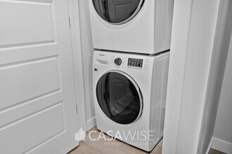 8023 Cedric Mah Rd in Edmonton, AB - Building Photo - Building Photo