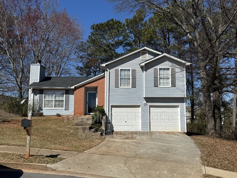 379 Autumn Lake Dr in Mcdonough, GA - Building Photo