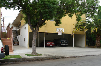 435 E Santa Anita Ave in Burbank, CA - Building Photo - Building Photo