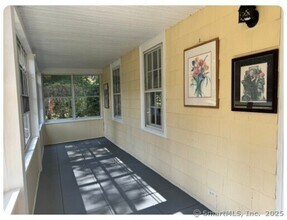 440 Herbert St in Orange, CT - Building Photo - Building Photo