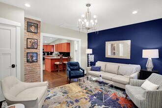 140 N Main St in Zionsville, IN - Building Photo - Building Photo