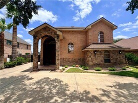 32 N 46th St in McAllen, TX - Building Photo