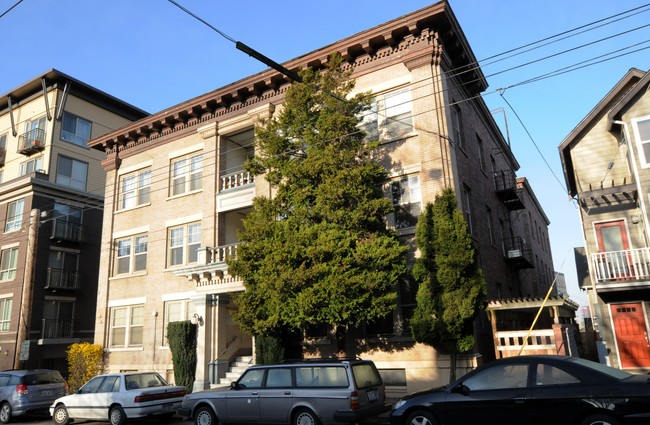 Bancroft Apartments in Seattle, WA - Building Photo - Building Photo