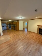 10141 Sutton Dr in Urbandale, IA - Building Photo - Building Photo