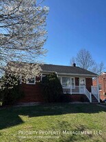 938 S Dogwood Dr in Harrisonburg, VA - Building Photo