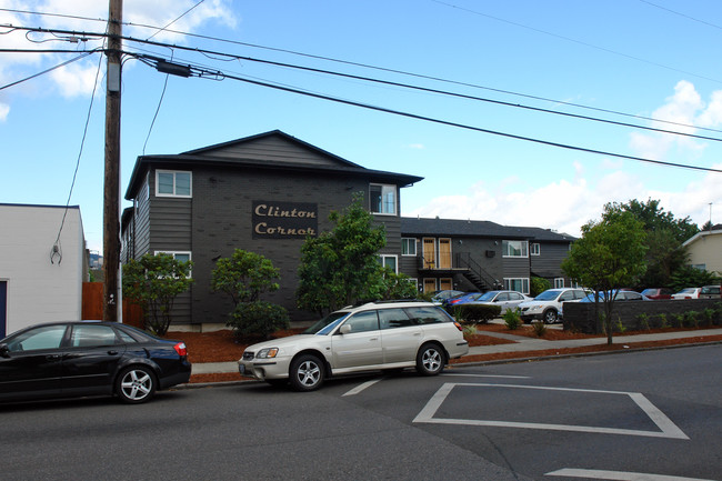 Clinton Corner in Portland, OR - Building Photo - Building Photo