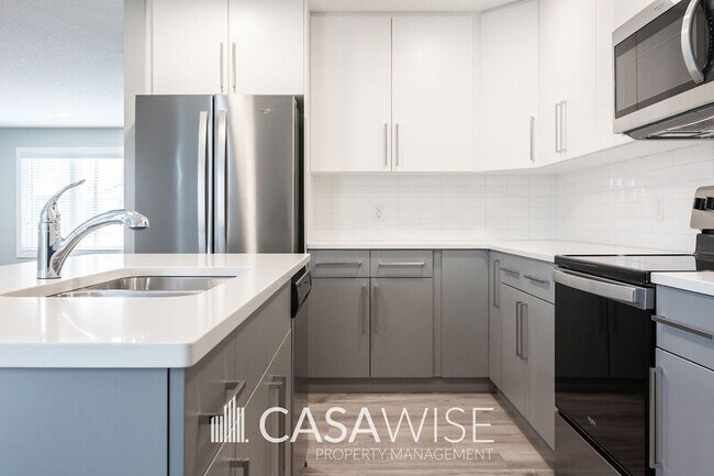 6469-177A 177A Ave in Edmonton, AB - Building Photo - Building Photo