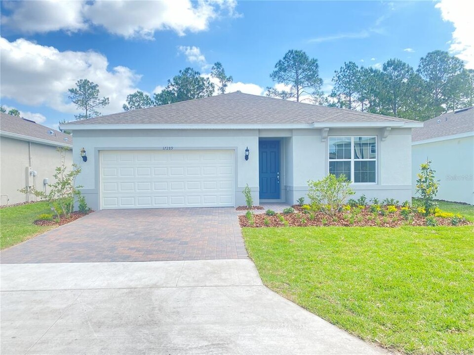 17289 Cagan Crossings Blvd in Clermont, FL - Foto de edificio