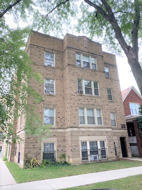 property at 5544 W Leland Ave