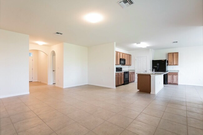 1613 SW 23rd St in Cape Coral, FL - Building Photo - Building Photo