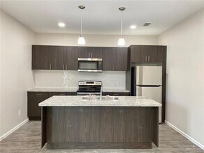 7107 N 59th Ln, Unit 3 in McAllen, TX - Building Photo - Building Photo