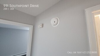 99 Southpoint Dr in Amherst, MA - Building Photo