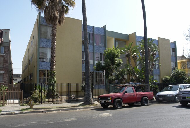 Norlen Sierra in Los Angeles, CA - Building Photo - Building Photo