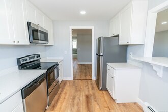 695 Talcottville Rd in Vernon, CT - Building Photo - Building Photo