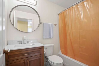 6534 Balboa Blvd in Los Angeles, CA - Building Photo - Building Photo