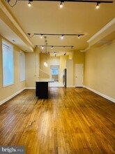 338 N Charles St in Baltimore, MD - Building Photo - Building Photo