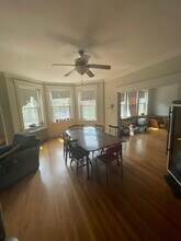 17 Englewood Ave, Unit 1 in Brookline, MA - Foto de edificio - Building Photo