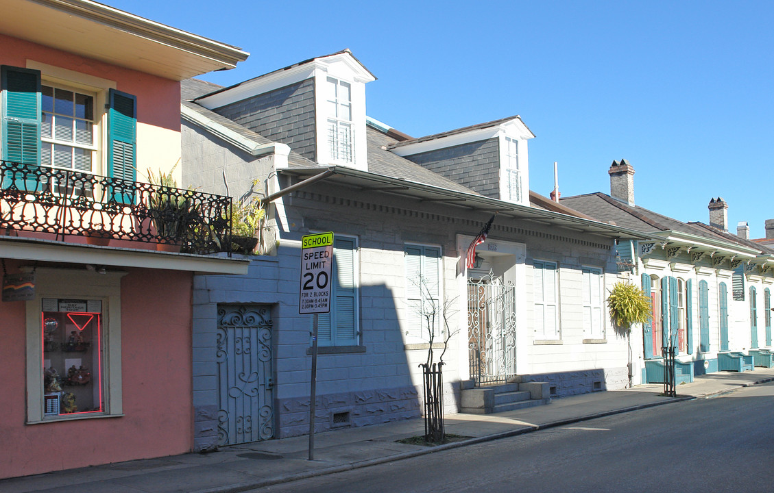 915 Bourbon St in New Orleans, LA - Building Photo