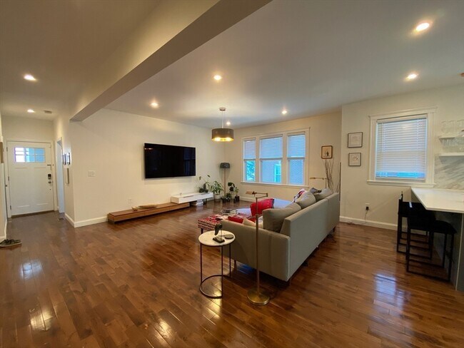 28 Schuyler St in Boston, MA - Building Photo - Building Photo