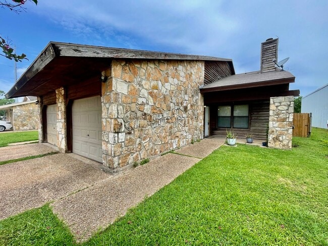 property at 1303 Conway Dr