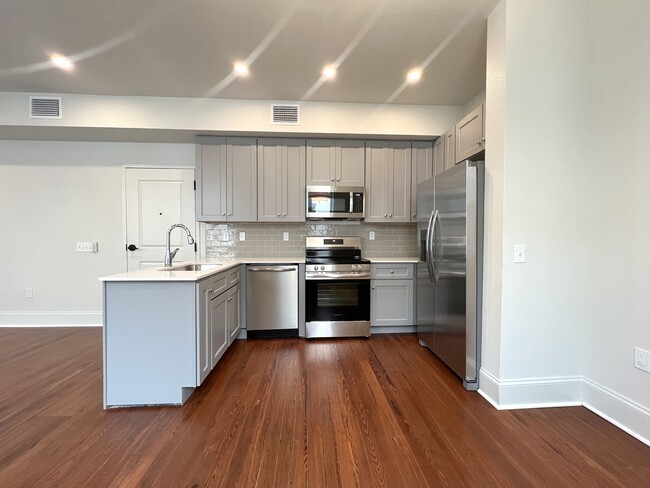 244 E Park Ave in Lake Wales, FL - Building Photo - Building Photo