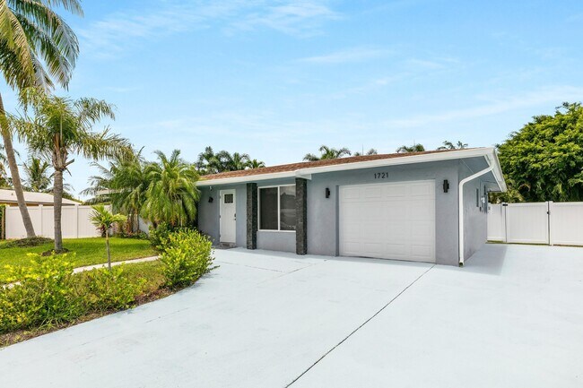 property at 1721 SW 10th St