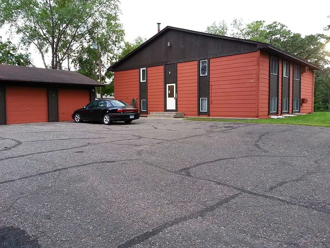 2750 Euclid Ave in Anoka, MN - Building Photo - Building Photo