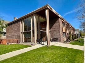 Executive House in Sheboygan, WI - Building Photo