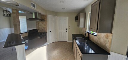 3511 Meadowcrest Ln in Sugar Land, TX - Building Photo - Building Photo