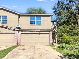 246 Creek Cove Dr in Dallas, TX - Building Photo