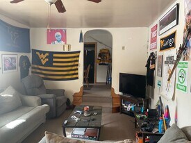 2854 University Ave in Morgantown, WV - Building Photo