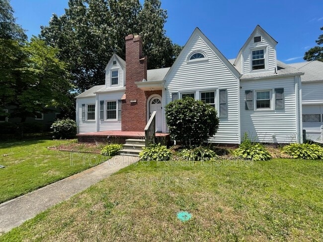 3811 Chatham Cir in Norfolk, VA - Foto de edificio - Building Photo