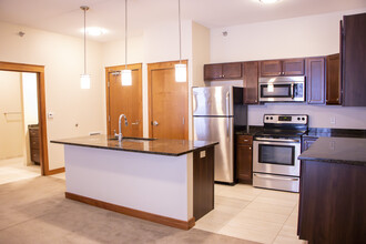 Oakwood Ridge Apartments in Eau Claire, WI - Foto de edificio - Building Photo