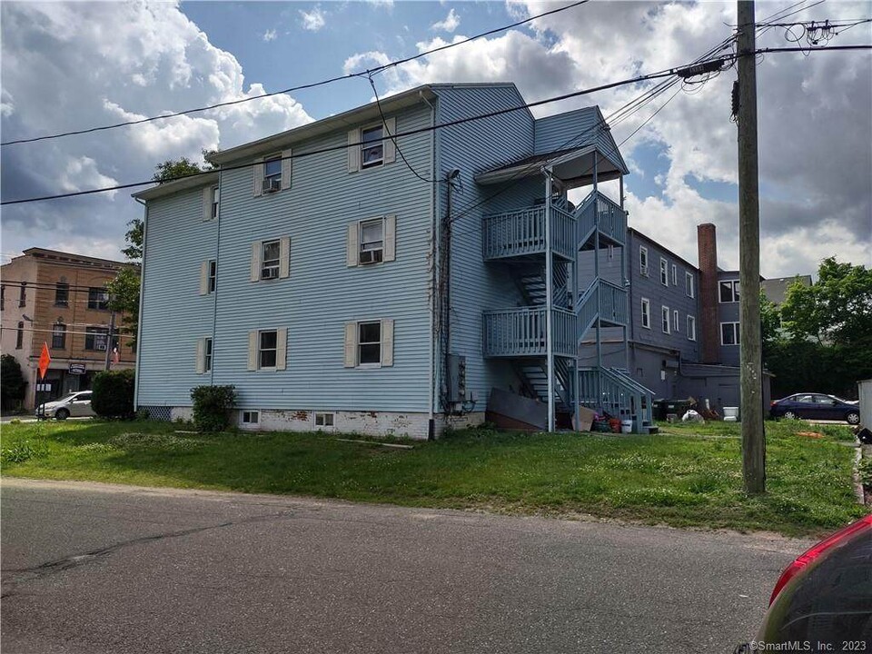 154 Main St in Terryville, CT - Building Photo