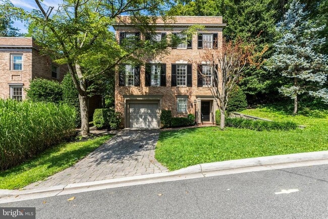 property at 4925 Weaver Terrace NW