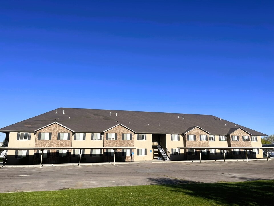 580 S Center St in Santaquin, UT - Building Photo