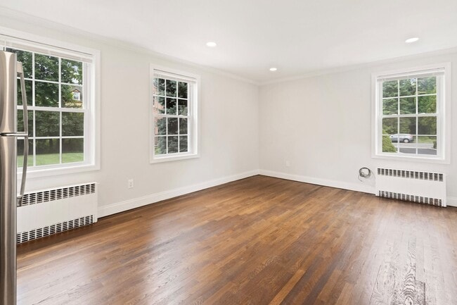 55 North Mountain Avenue in Montclair, NJ - Foto de edificio - Building Photo
