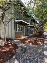 1716 Applegate St in Philomath, OR - Building Photo - Building Photo