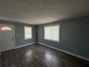 1729 Shawnee Ave SE in Massillon, OH - Building Photo - Building Photo