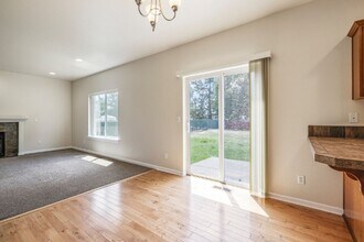 3722 Birddog Dr in Klamath Falls, OR - Building Photo - Building Photo