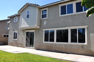 15655 Iron Spring Ln in Fontana, CA - Building Photo - Building Photo