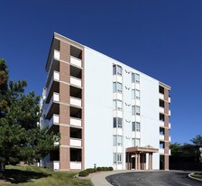 Limeridge Condominiums in Hamilton, ON - Building Photo