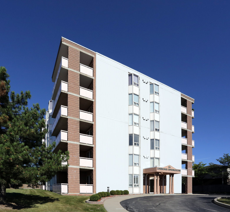 Limeridge Condominiums in Hamilton, ON - Building Photo