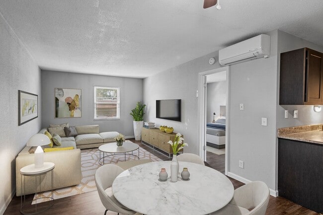 5825 Southwest LLC in St. Louis, MO - Building Photo - Primary Photo