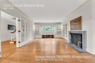 2540 Euclid Heights Blvd in Cleveland Heights, OH - Building Photo - Building Photo